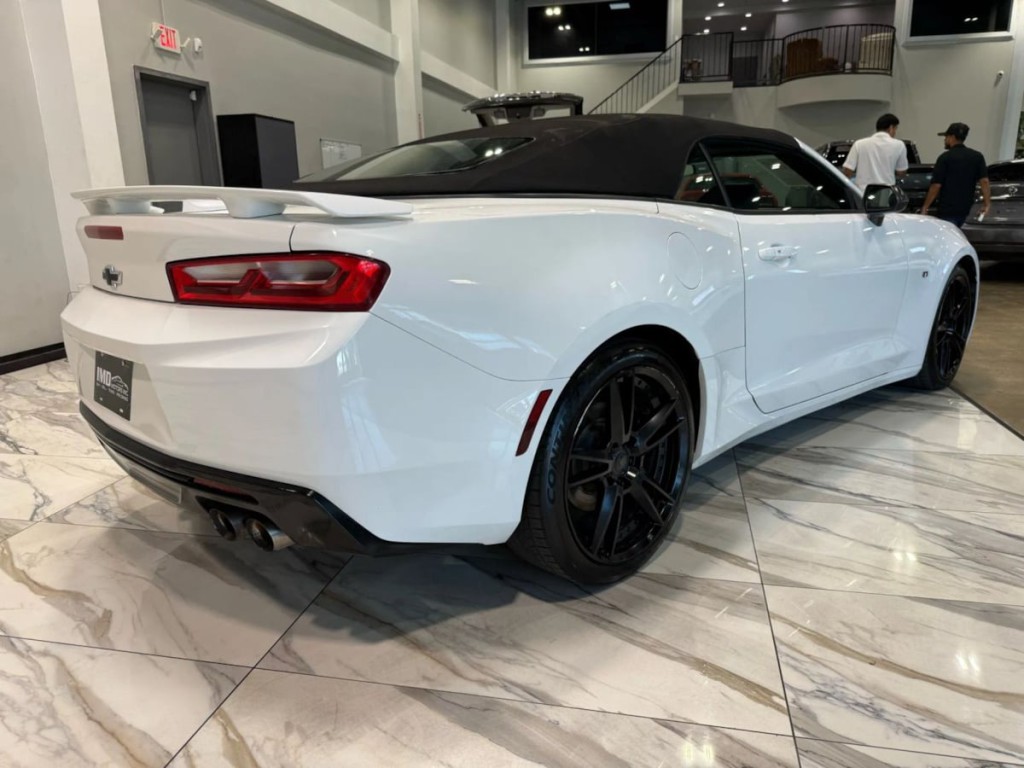 2017 Chevrolet Camaro Image 6