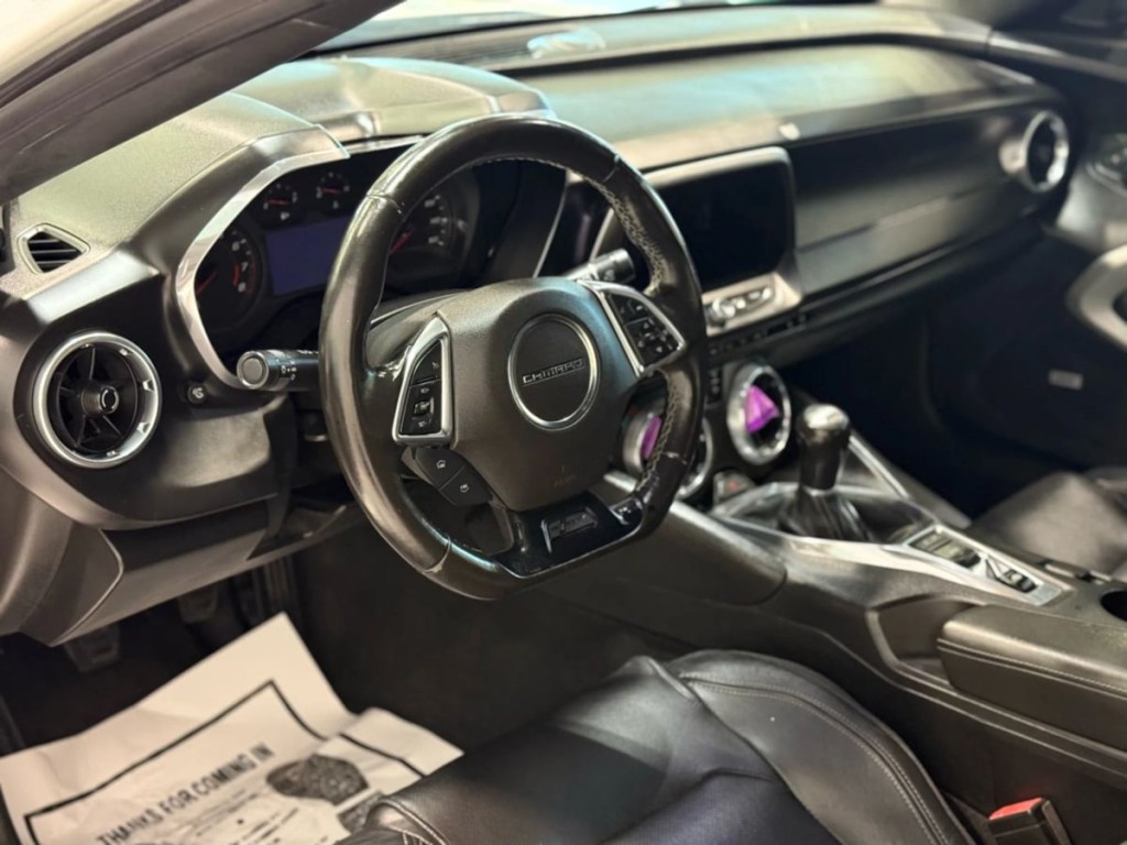 2017 Chevrolet Camaro Image 12
