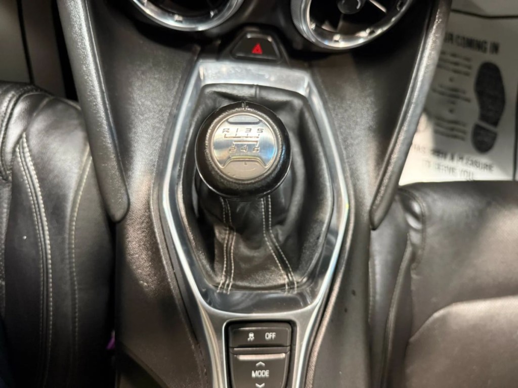 2017 Chevrolet Camaro Image 17