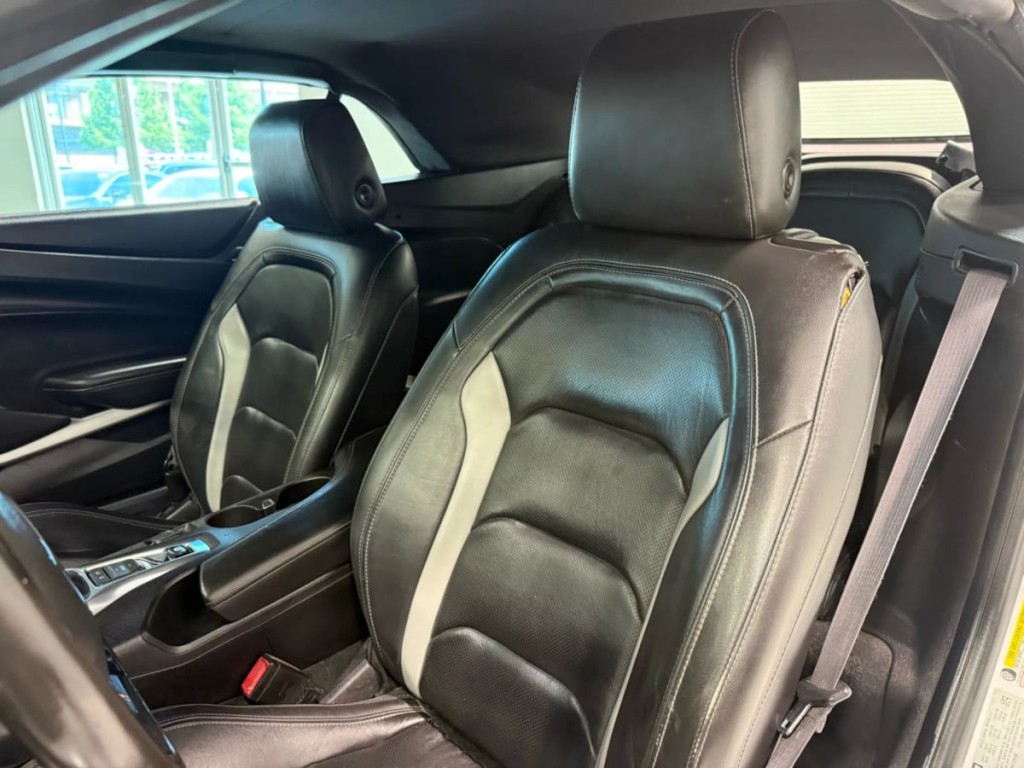 2017 Chevrolet Camaro Image 21