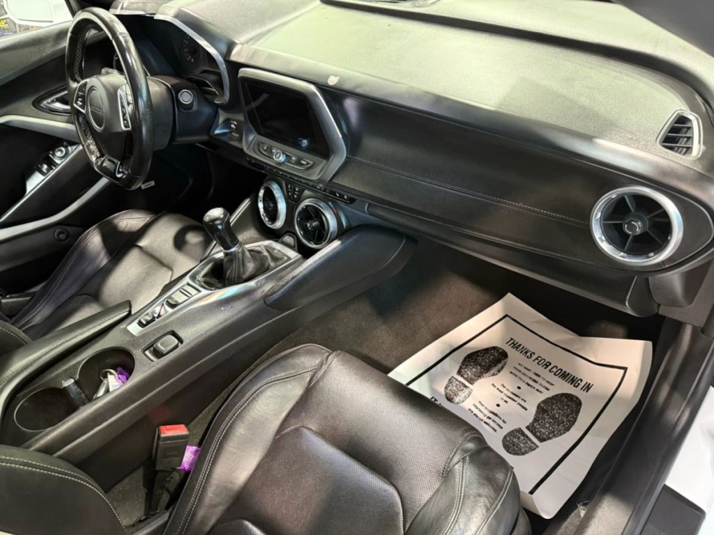 2017 Chevrolet Camaro Image 24