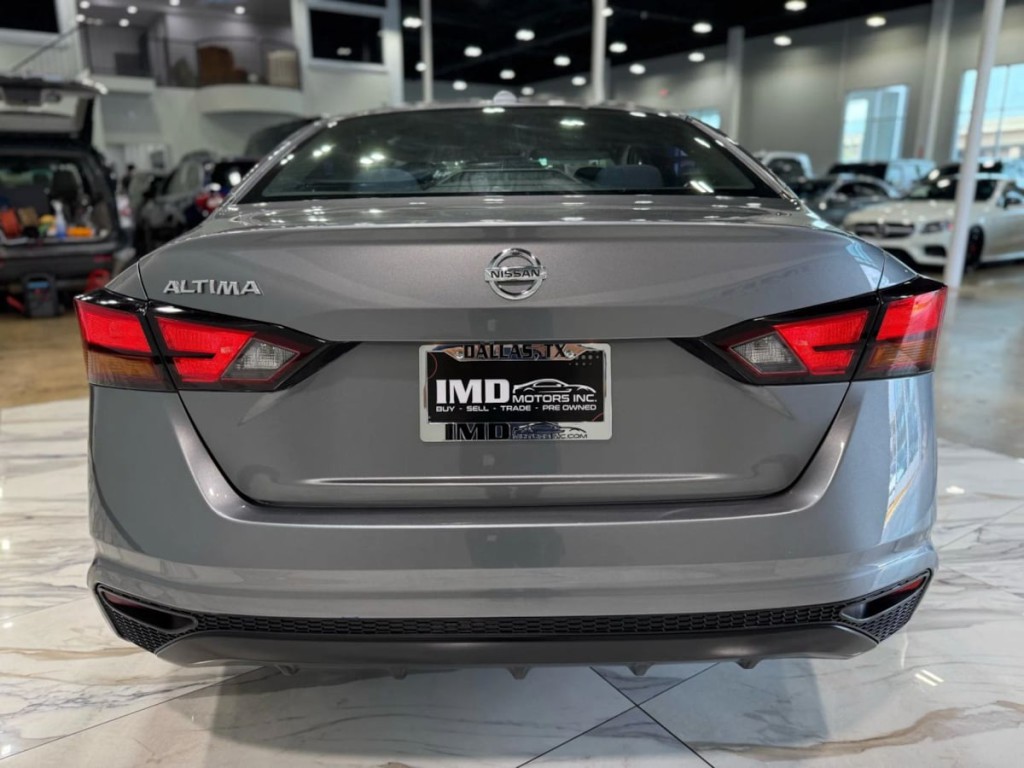 2019 Nissan Altima Image 7