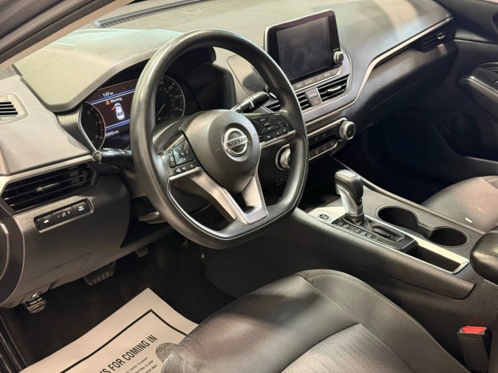 2019 Nissan Altima Image 12