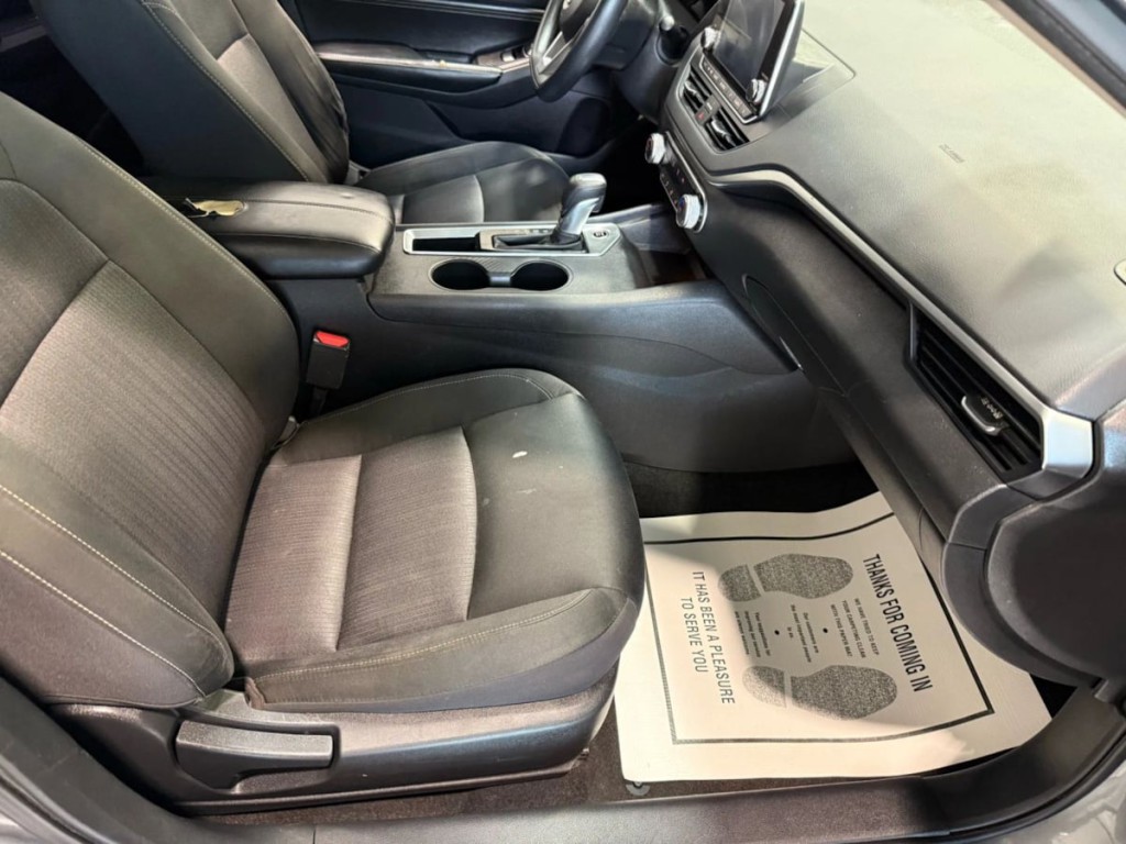 2019 Nissan Altima Image 28