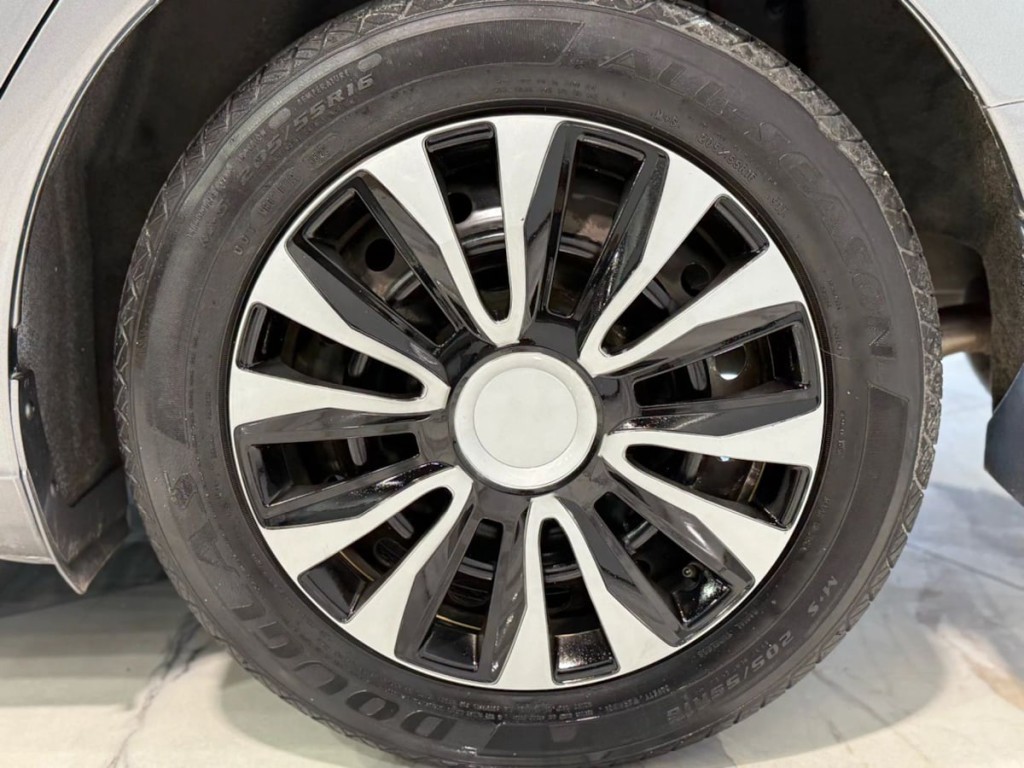 2019 Nissan Altima Image 32