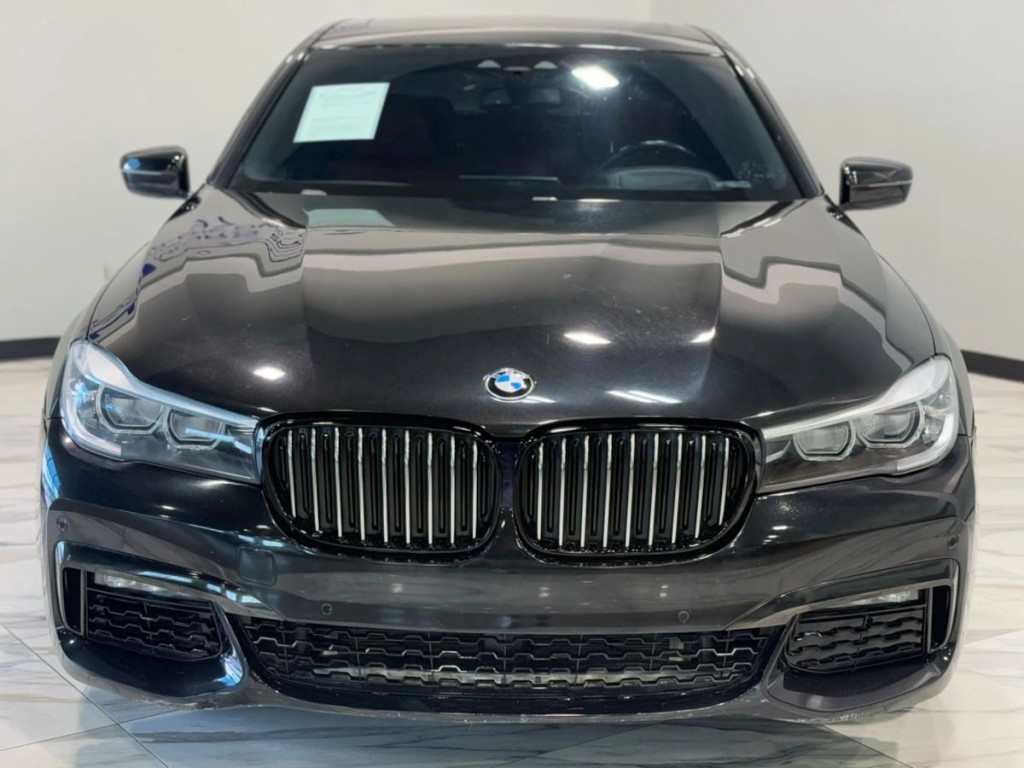 2018 BMW 7 Series Image 3