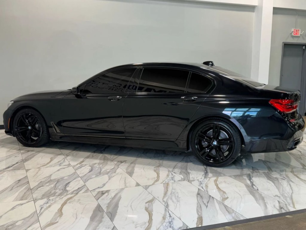 2018 BMW 7 Series Image 9