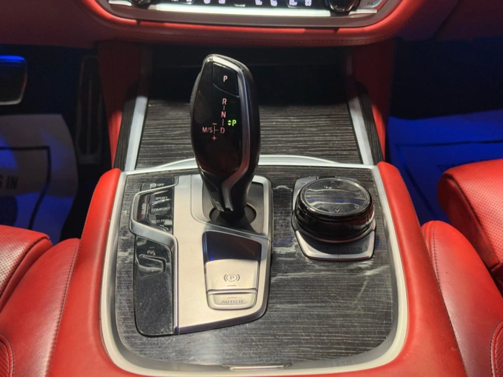 2018 BMW 7 Series Image 16