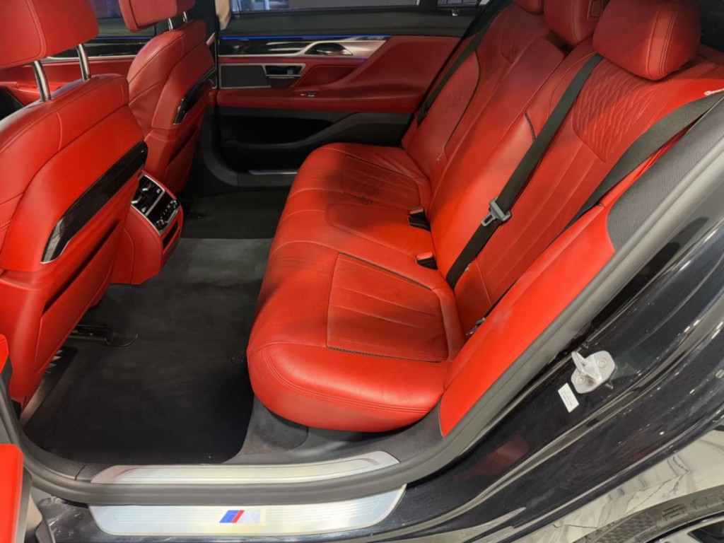 2018 BMW 7 Series Image 23