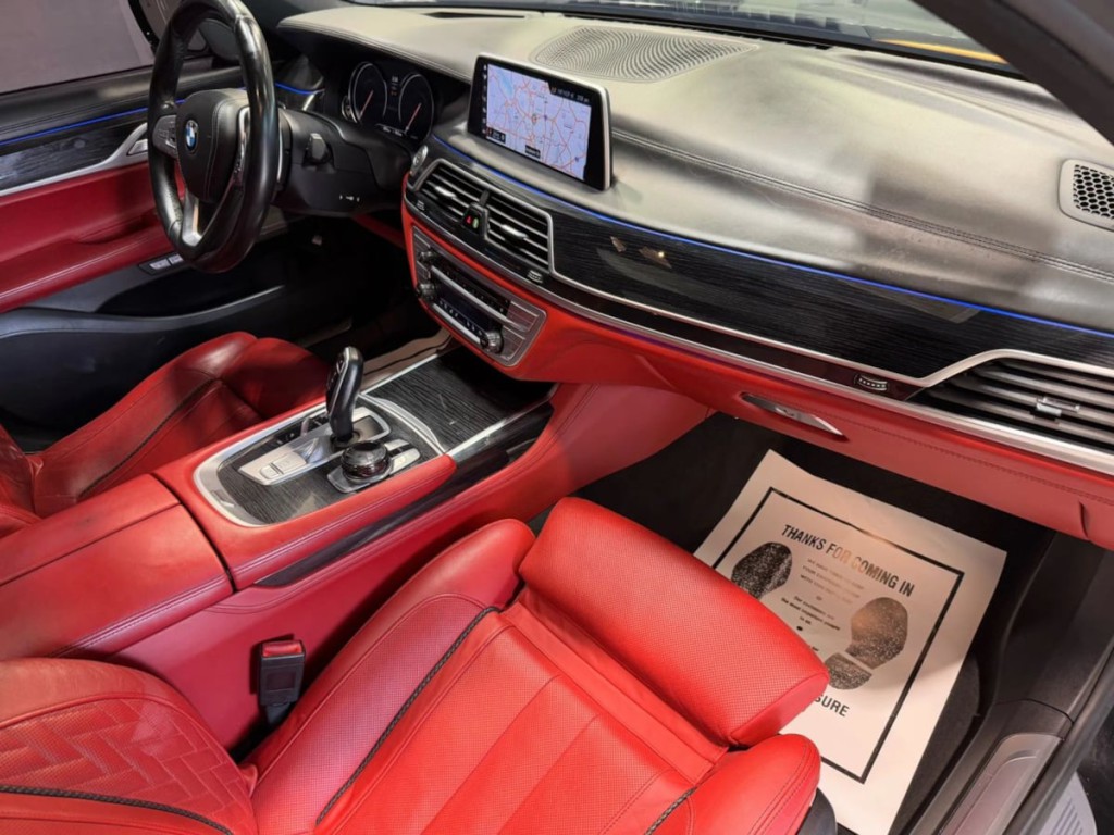 2018 BMW 7 Series Image 27