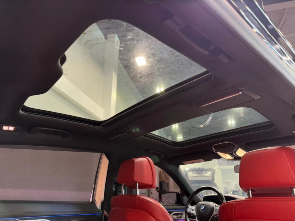 2018 BMW 7 Series Image 33