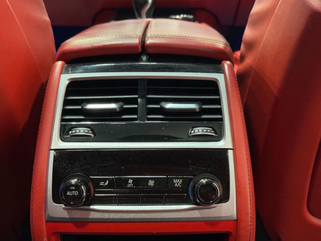 2018 BMW 7 Series Image 34
