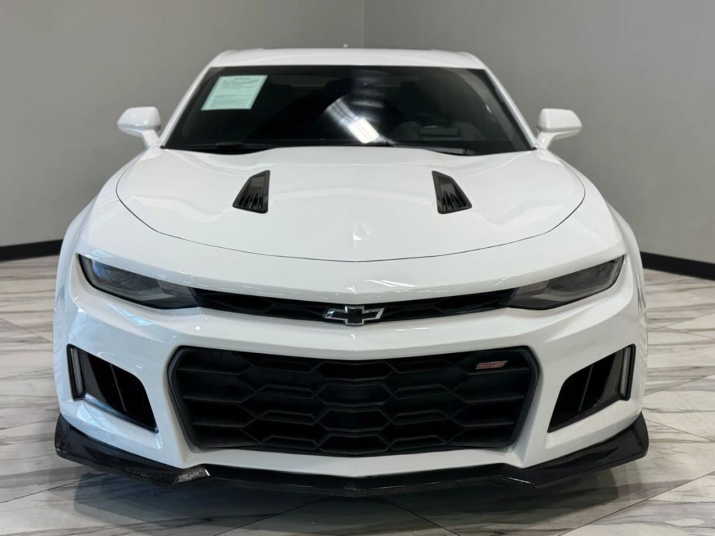 2016 Chevrolet Camaro Image 3