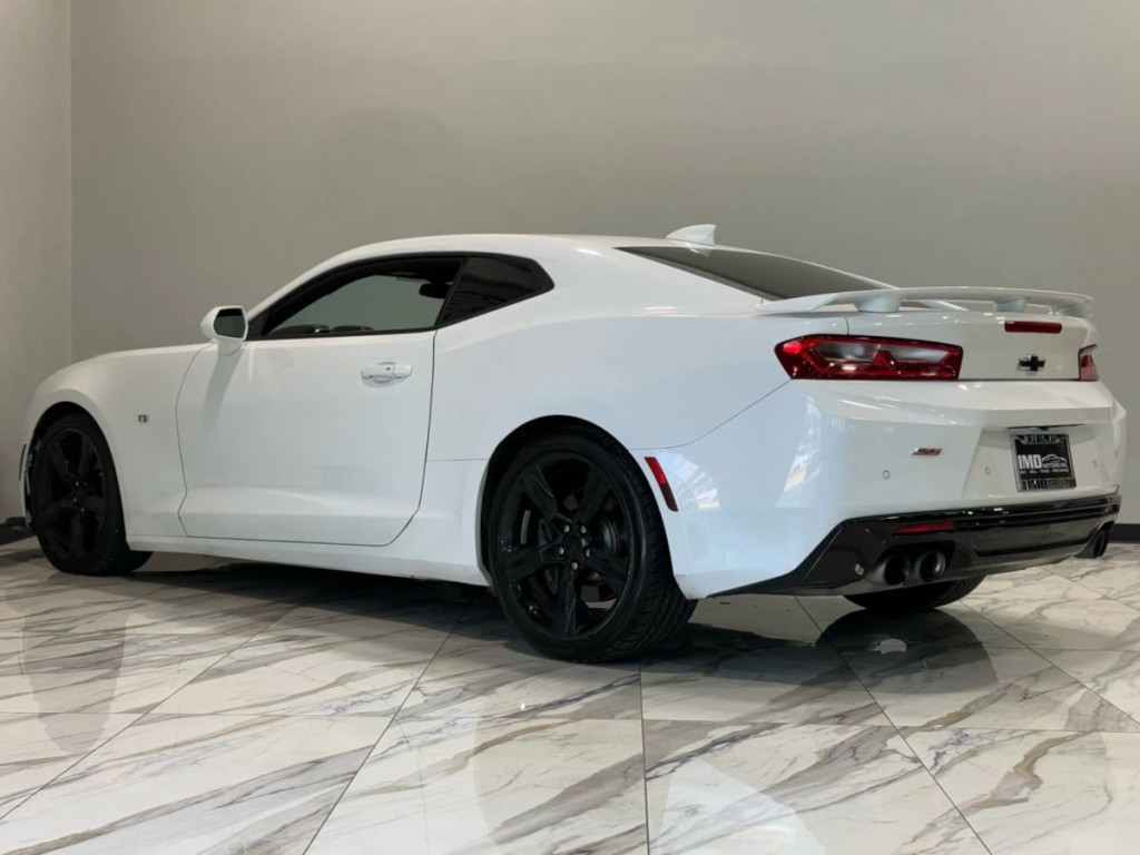 2016 Chevrolet Camaro Image 8