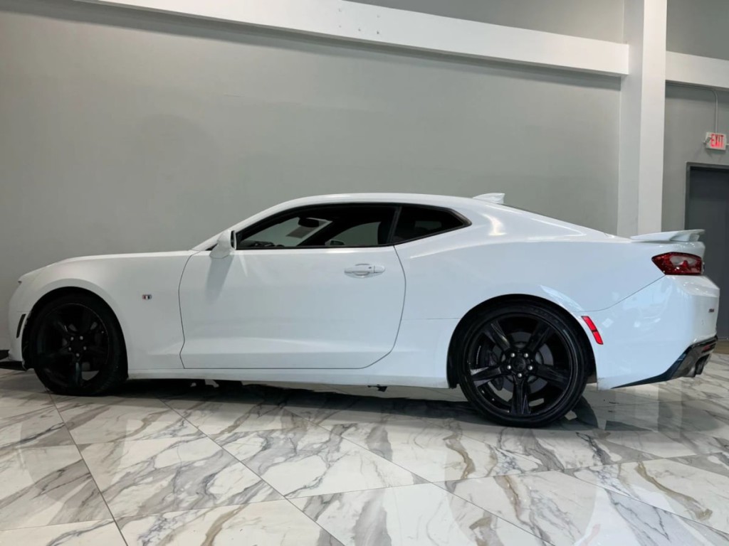 2016 Chevrolet Camaro Image 9