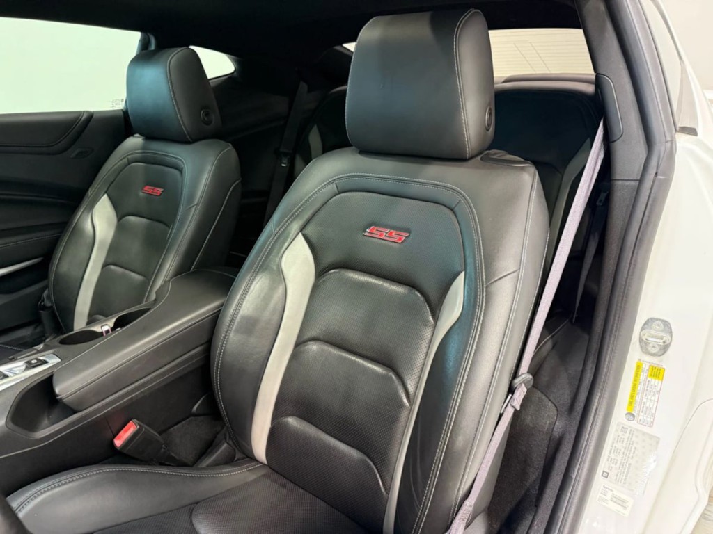 2016 Chevrolet Camaro Image 24