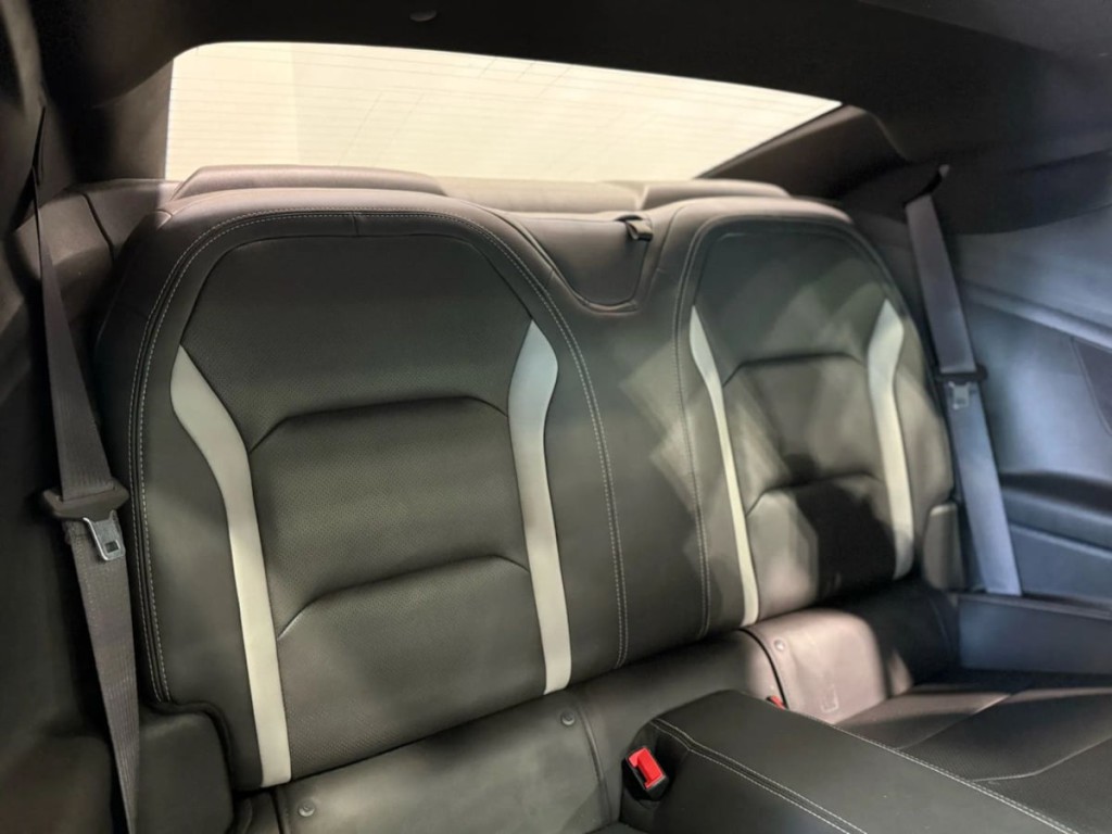 2016 Chevrolet Camaro Image 32