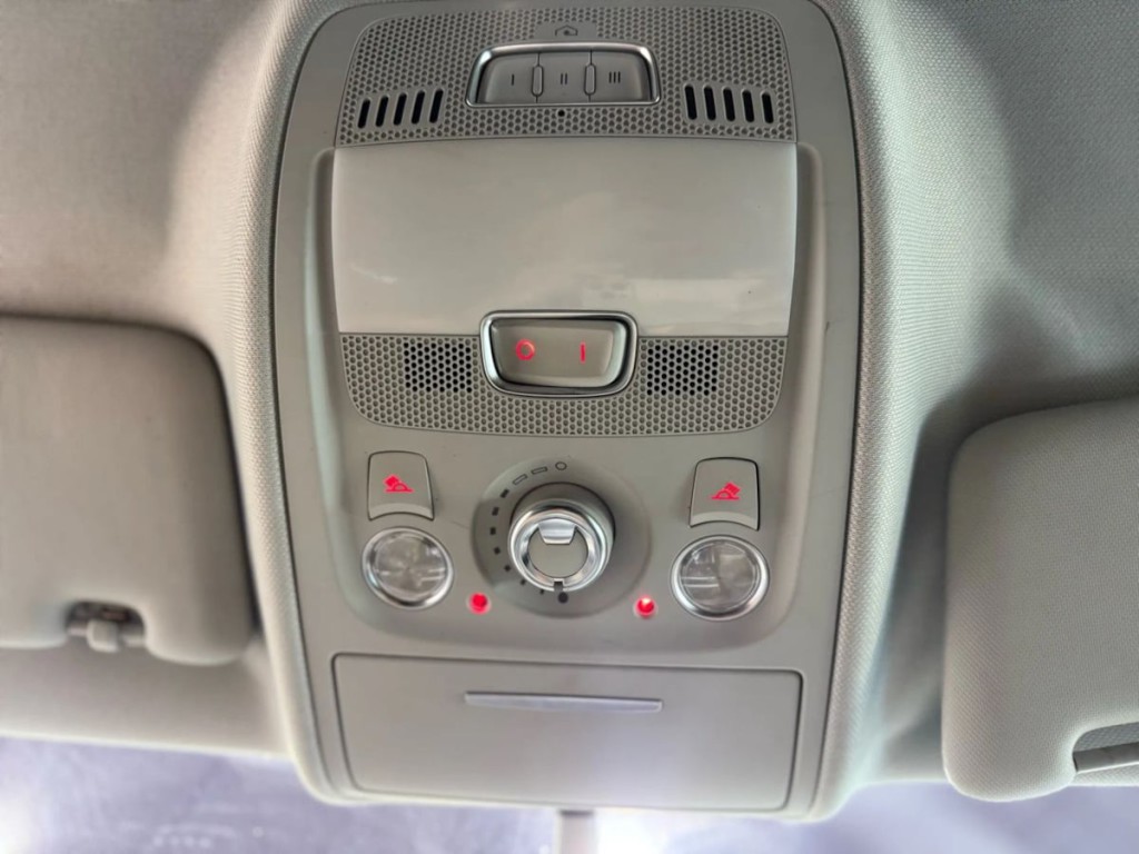 2015 Audi A4 Image 28