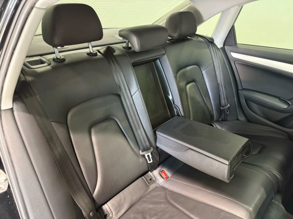2015 Audi A4 Image 30