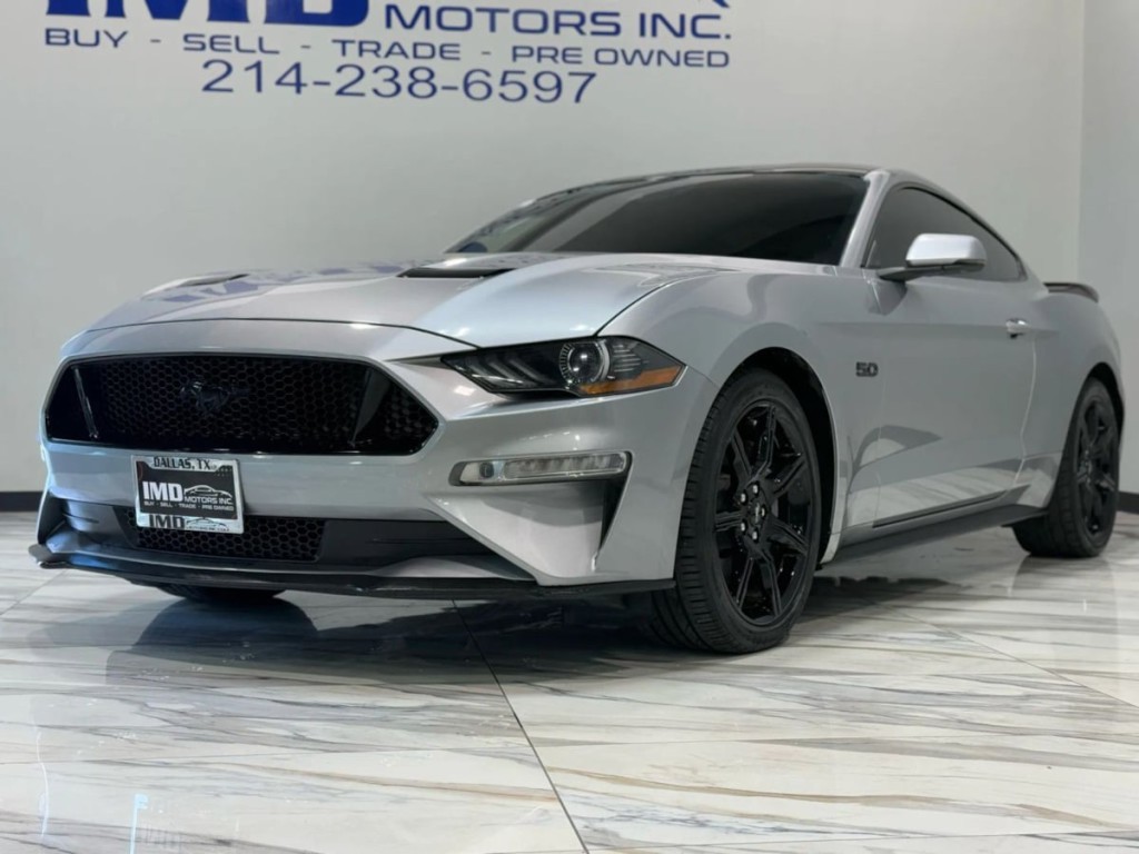 2020 Ford Mustang Image 2