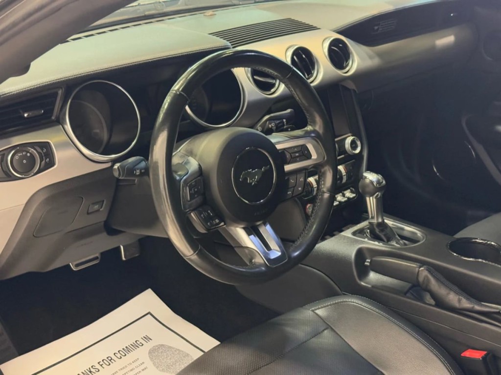2020 Ford Mustang Image 15