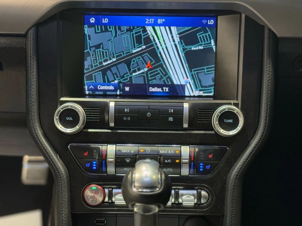 2020 Ford Mustang Image 21