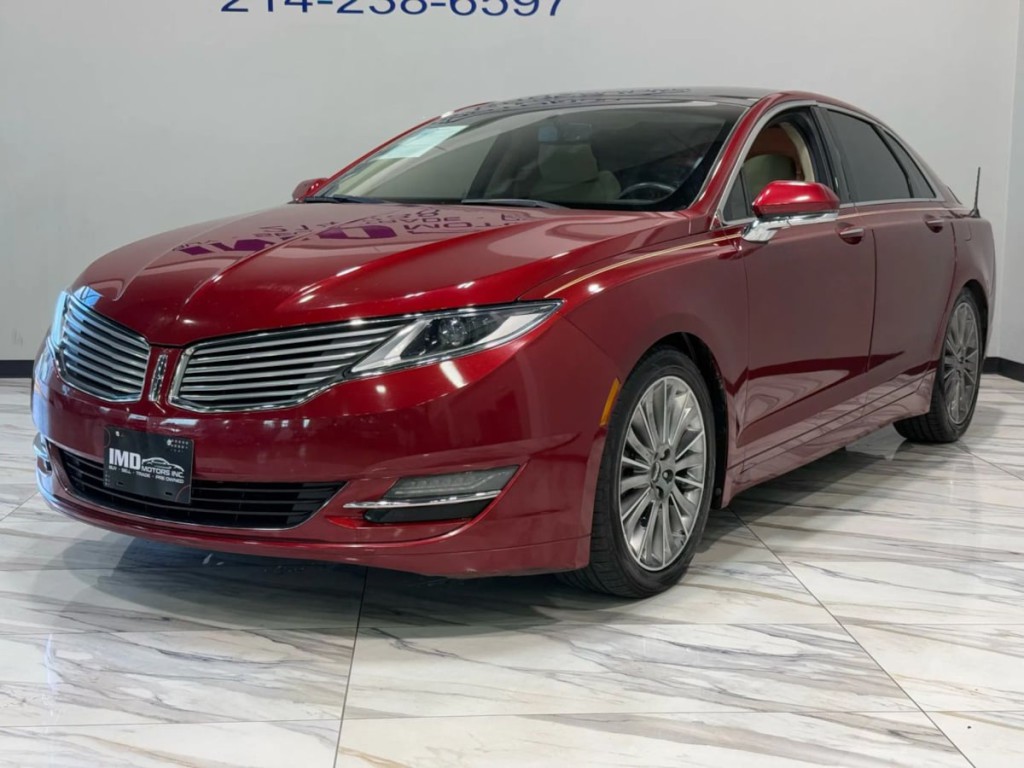 2013 Lincoln MKZ Image 2