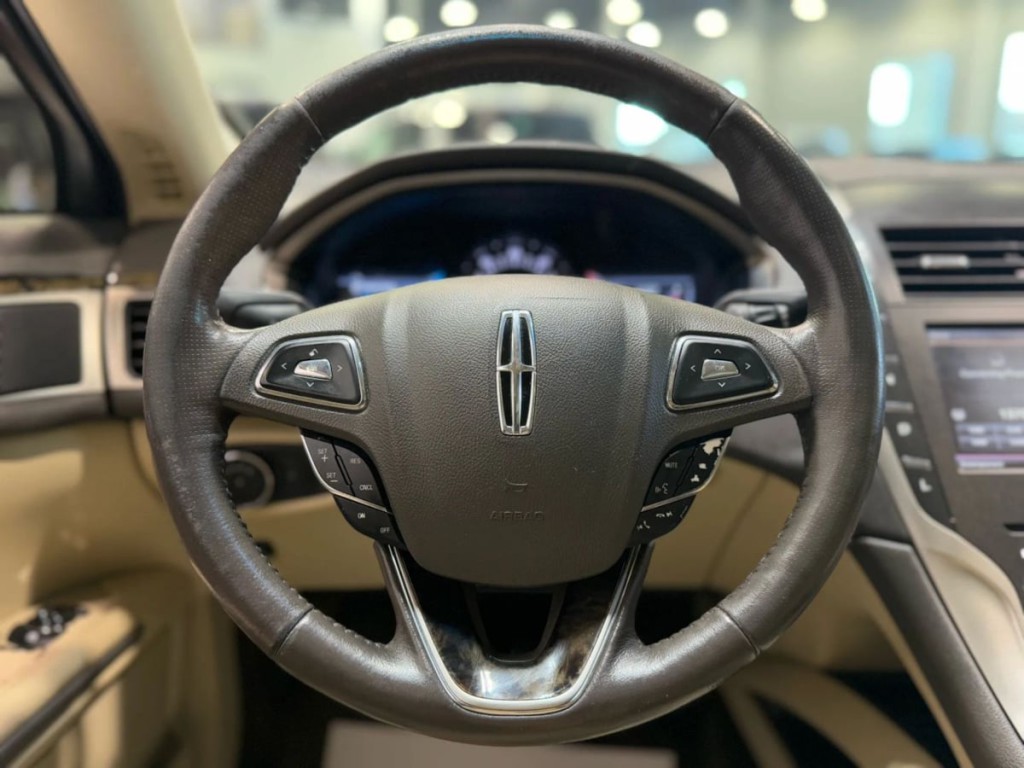 2013 Lincoln MKZ Image 17