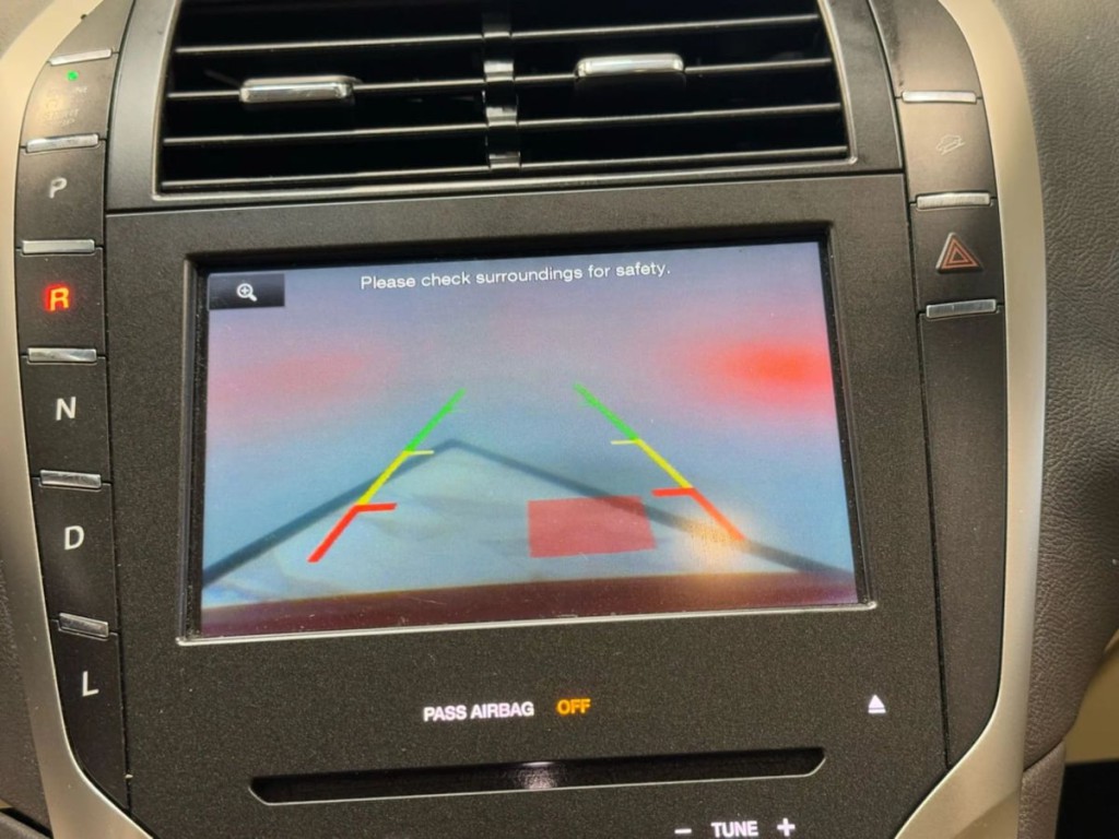 2013 Lincoln MKZ Image 22