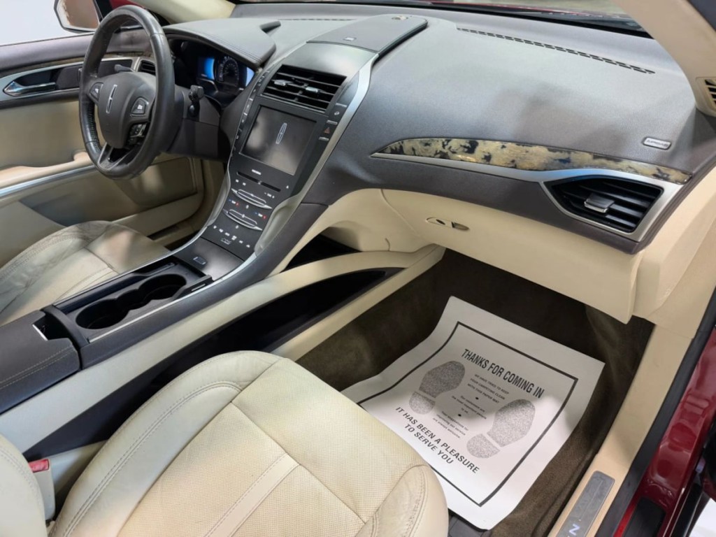 2013 Lincoln MKZ Image 30