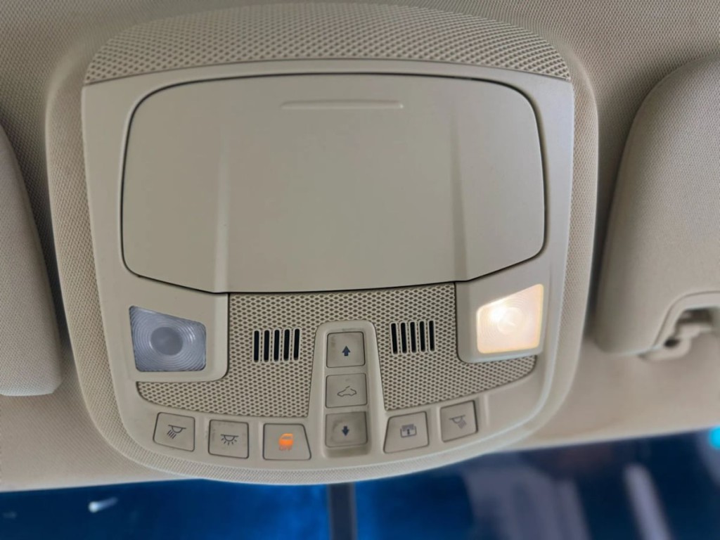 2013 Lincoln MKZ Image 35