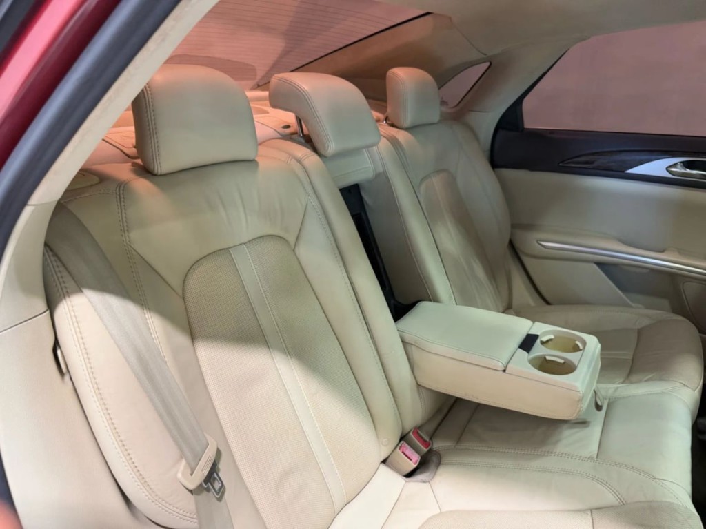 2013 Lincoln MKZ Image 37