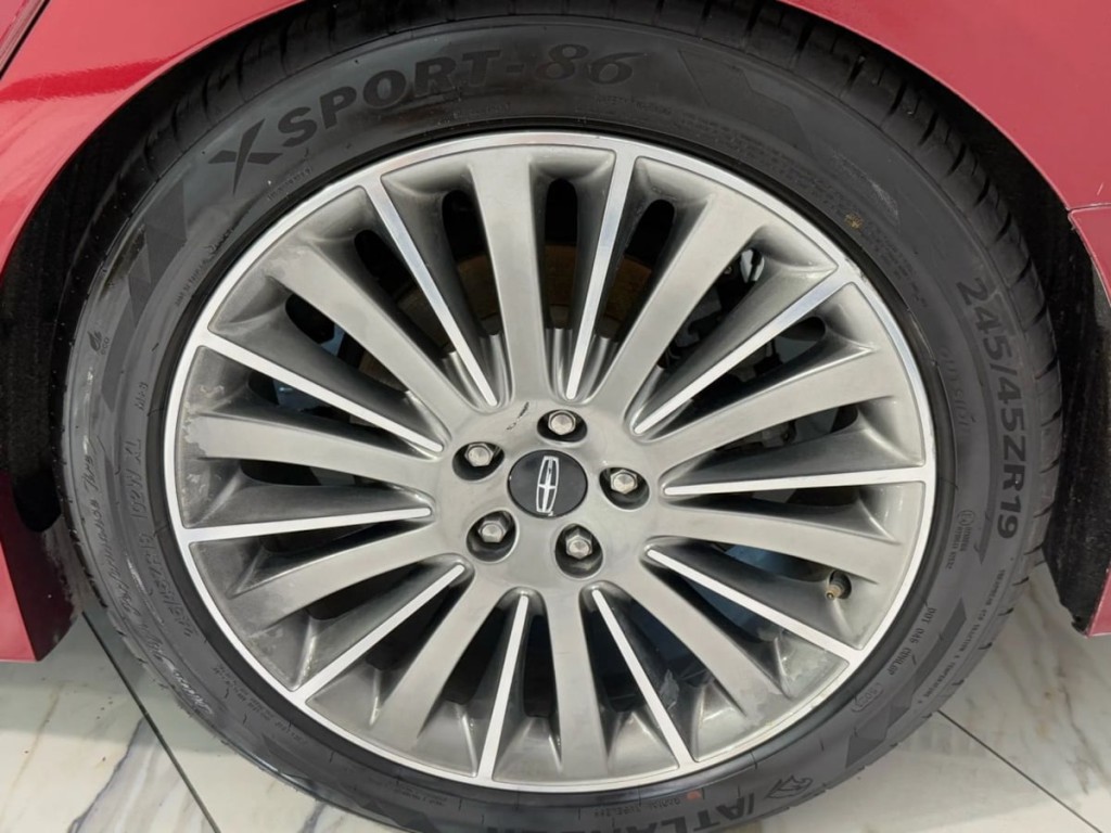 2013 Lincoln MKZ Image 39