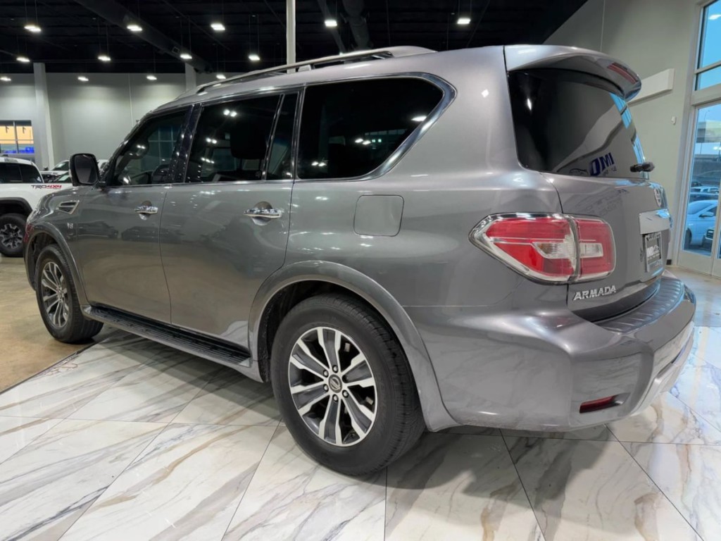 2017 Nissan Armada Image 8