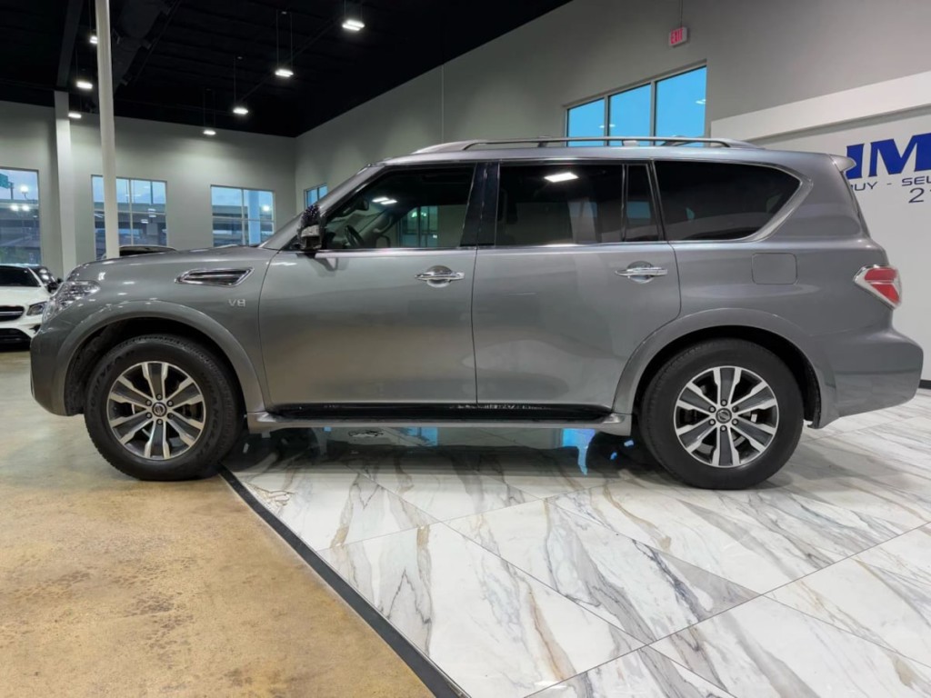 2017 Nissan Armada Image 9