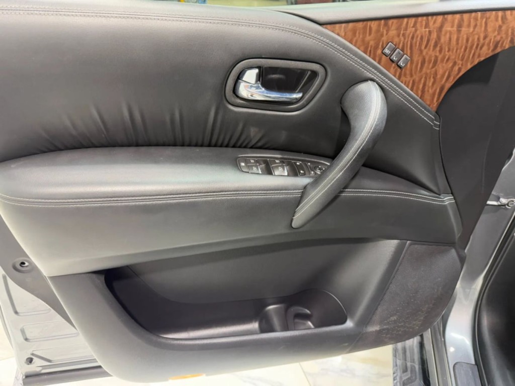 2017 Nissan Armada Image 10