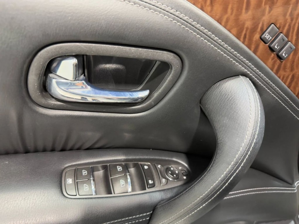 2017 Nissan Armada Image 11