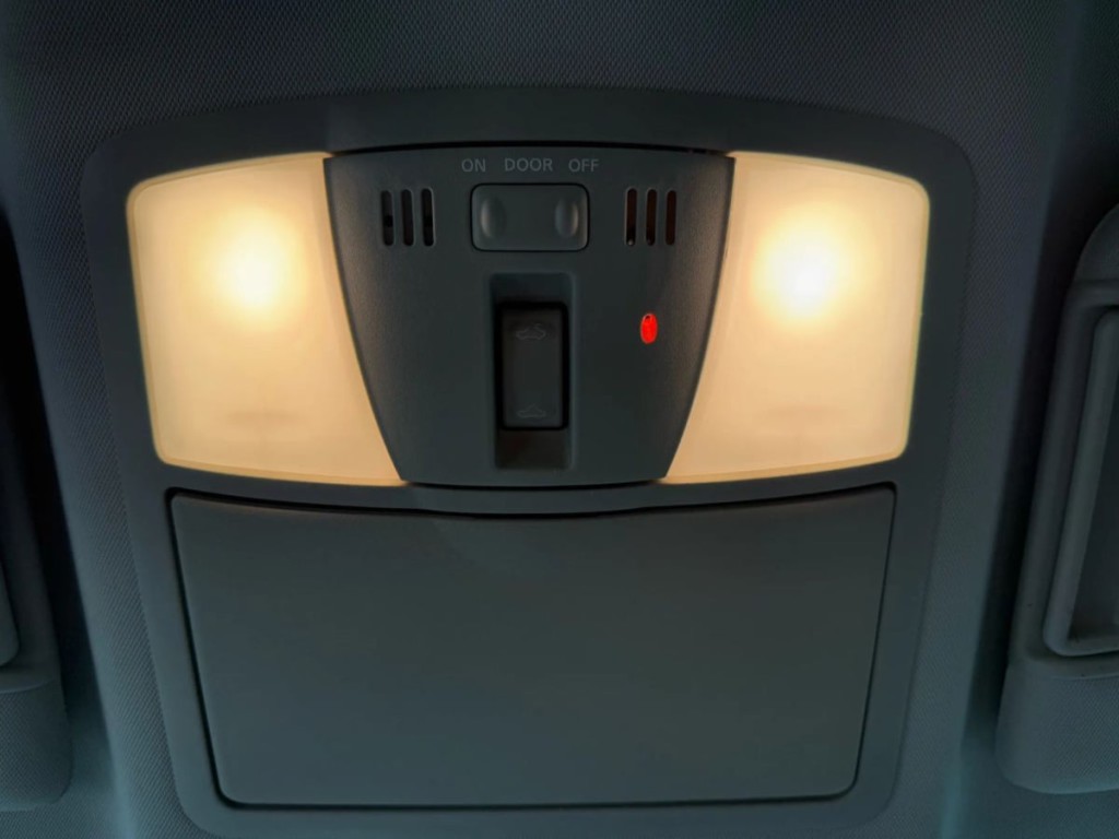 2017 Nissan Armada Image 23