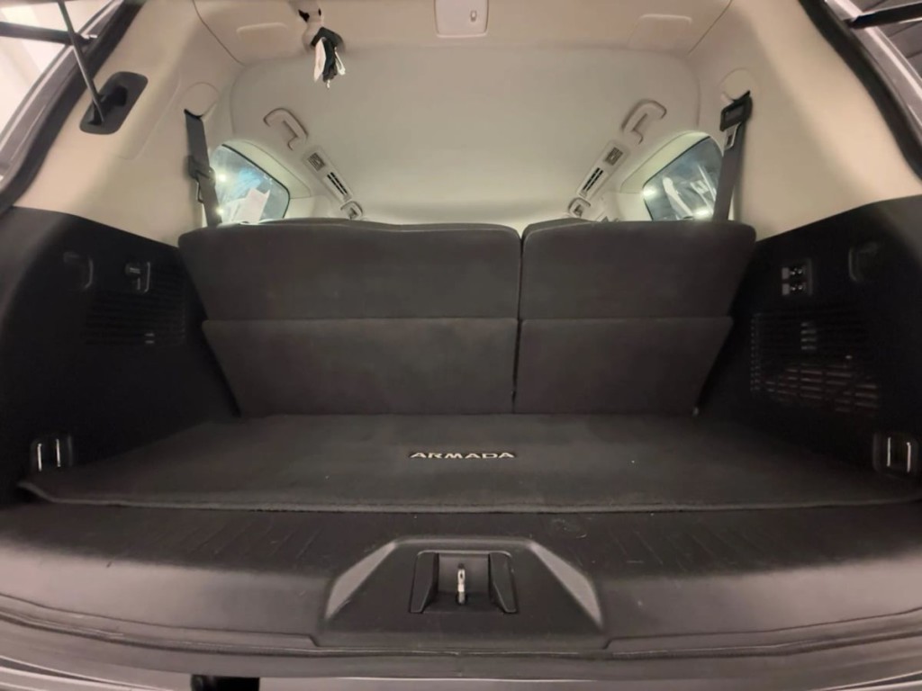 2017 Nissan Armada Image 30