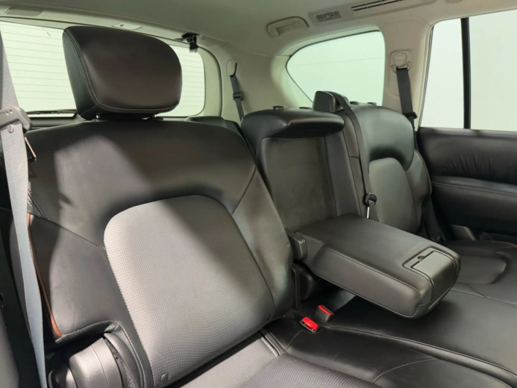 2017 Nissan Armada Image 39
