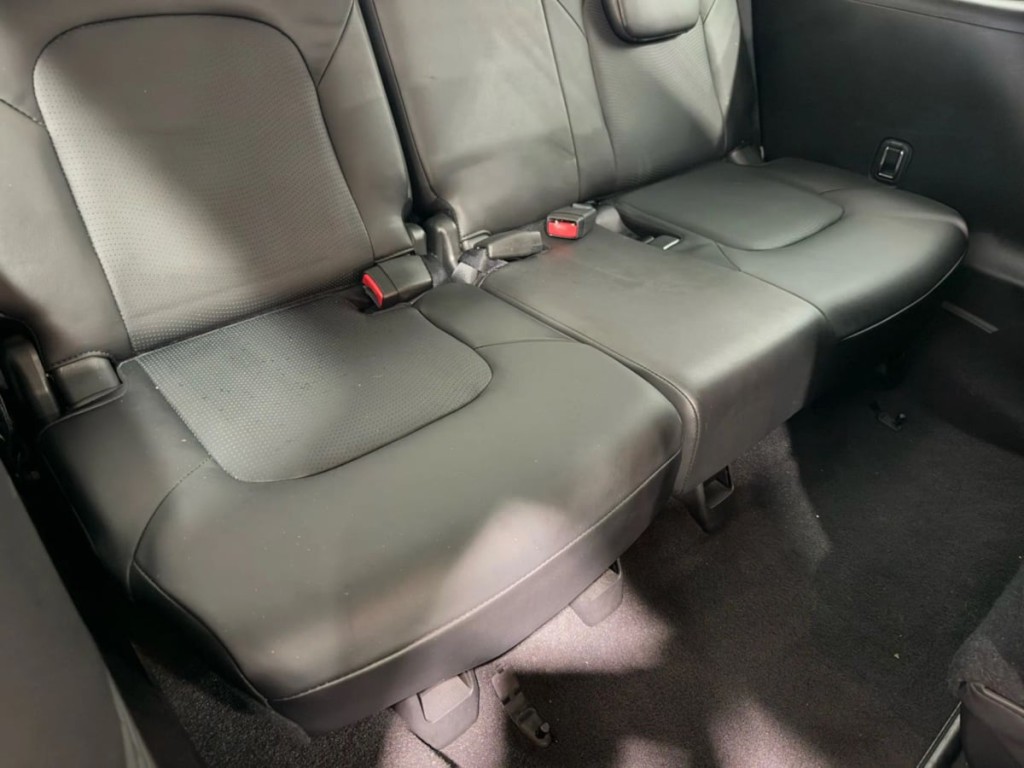 2017 Nissan Armada Image 40