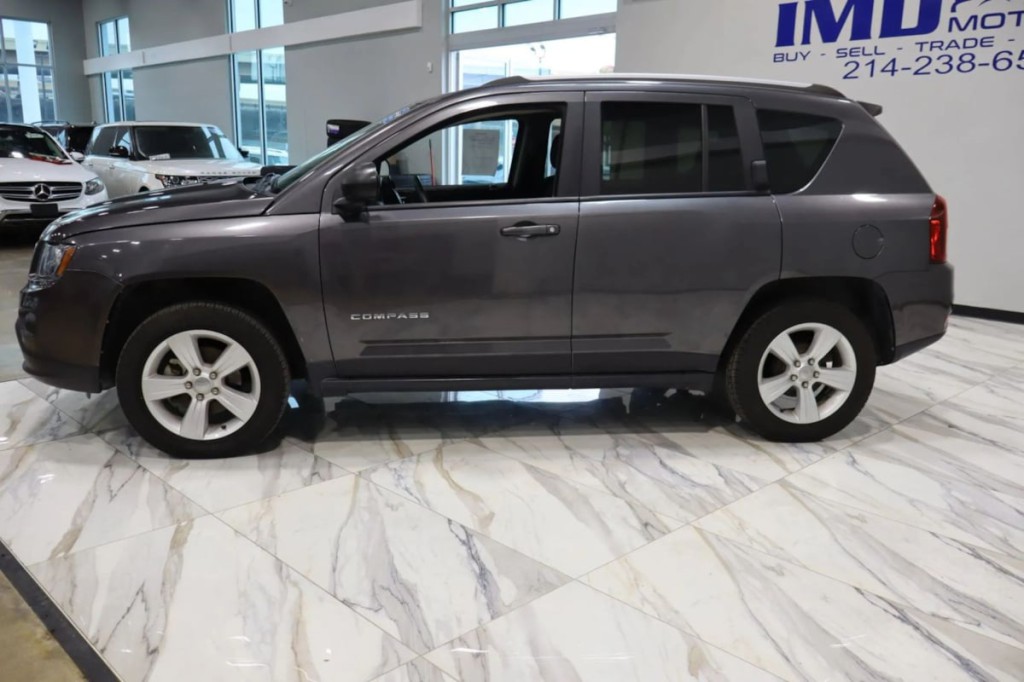 2016 Jeep Compass Image 8
