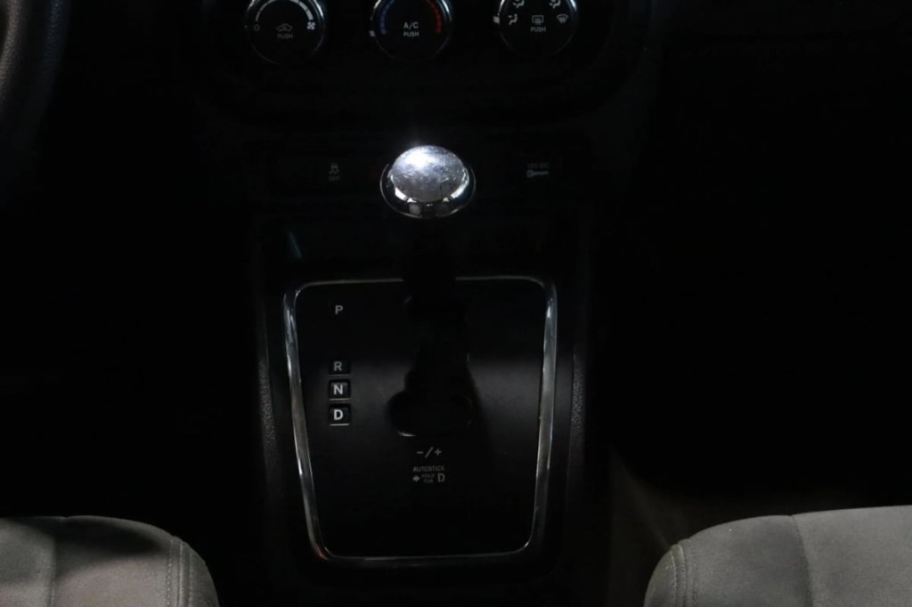 2016 Jeep Compass Image 13