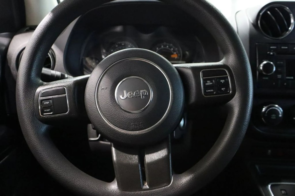 2016 Jeep Compass Image 14