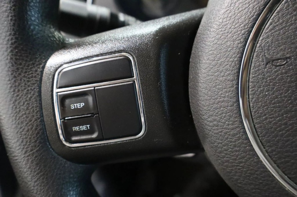 2016 Jeep Compass Image 15