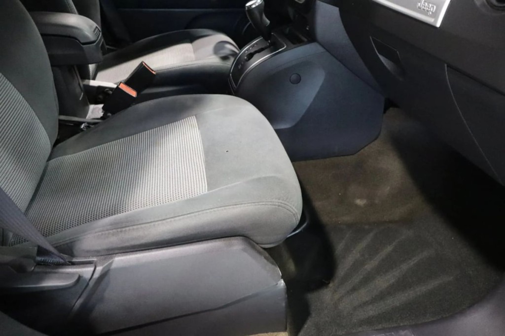 2016 Jeep Compass Image 22