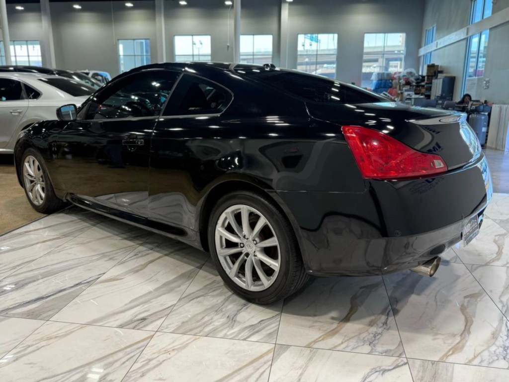 2012 INFINITI G37 Image 8