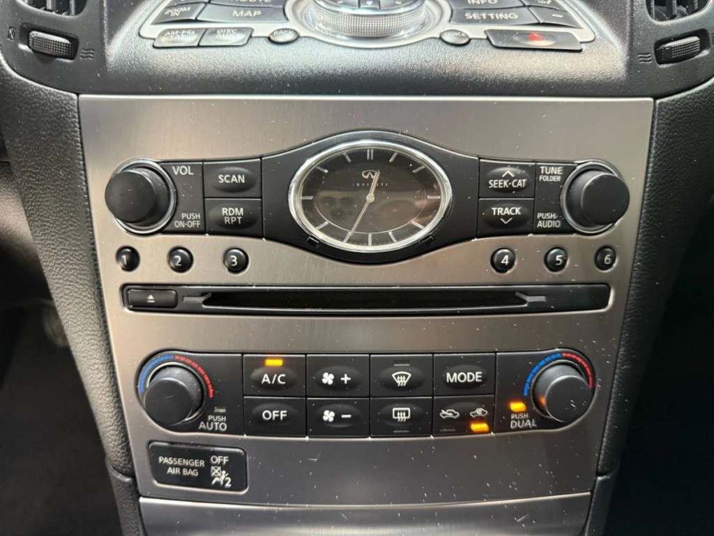 2012 INFINITI G37 Image 17