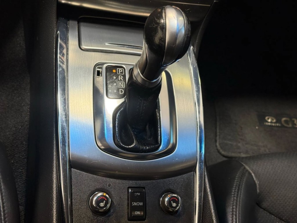2012 INFINITI G37 Image 18