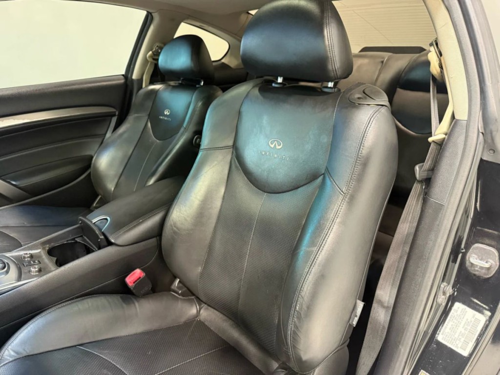 2012 INFINITI G37 Image 21